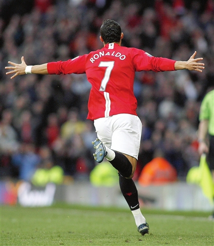 使得他在任 使得他在任